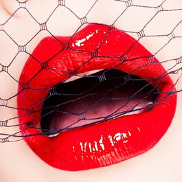 Lip-Expert Shine