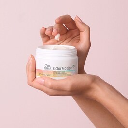 ColorMotion+ - Farbentwickelnde Haarmaske für coloriertes Haar