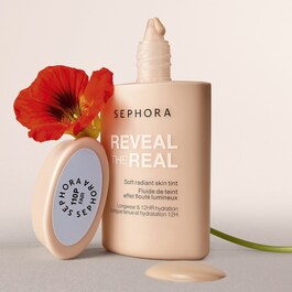 Reveal The Real - Teintfluid für einen strahlenden Teint mit Weichzeichnereffekt